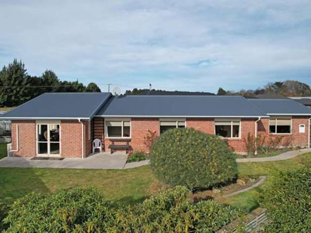 House for sale in Otakou