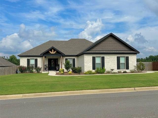 House for sale in Elmore, Alabama