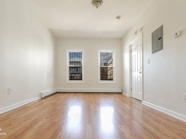 House for sale in Hudson, New Jersey