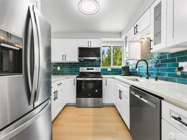 House for sale in Grapeview