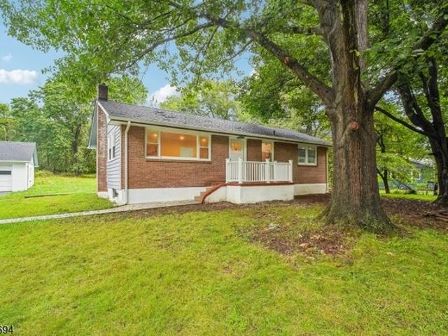 House for sale in Washington, New Jersey