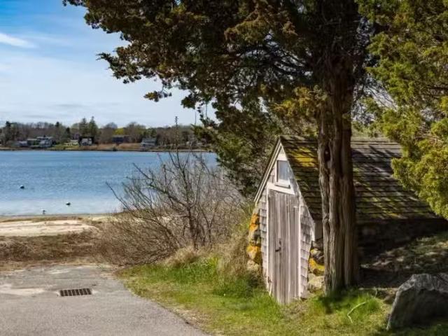 House for sale in Barnstable