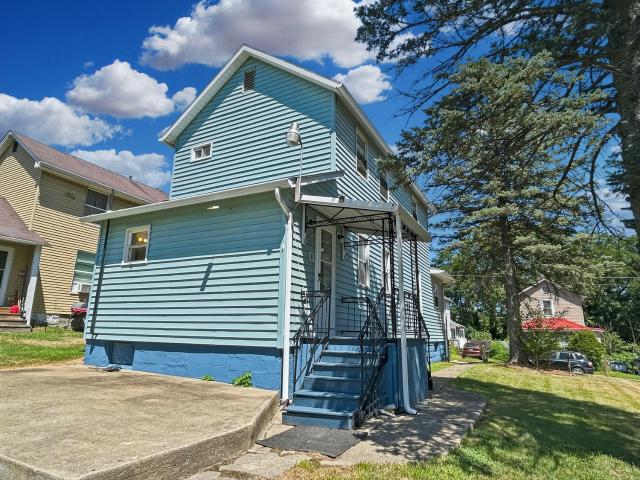 House for sale in Edinburg, Pennsylvania