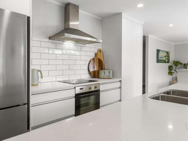 House for sale in Beachlands