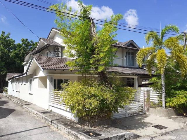 House for sale in Malaka
