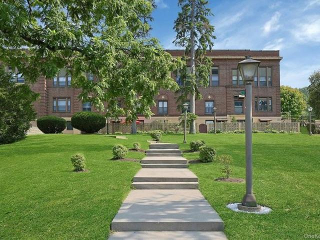 Condo for sale in Thornwood, New York