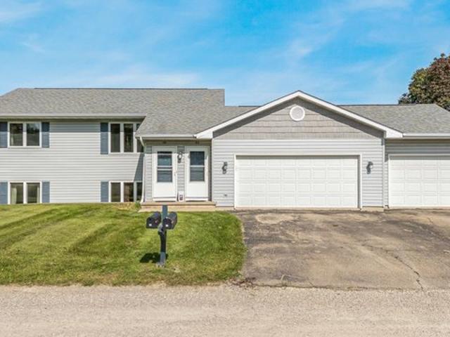 House for sale in Oshkosh, Winnebago County
