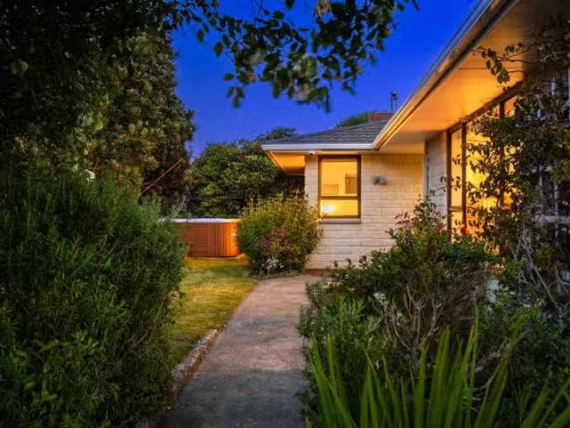House for sale in Waikanae Beach, Wellington