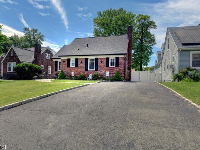 House for sale in Dumont, New Jersey
