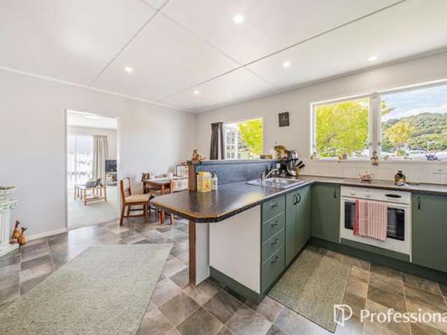 House for sale in Days Bay, Wellington