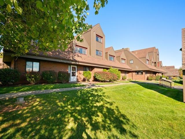 Townhouse for sale in Branford, Connecticut