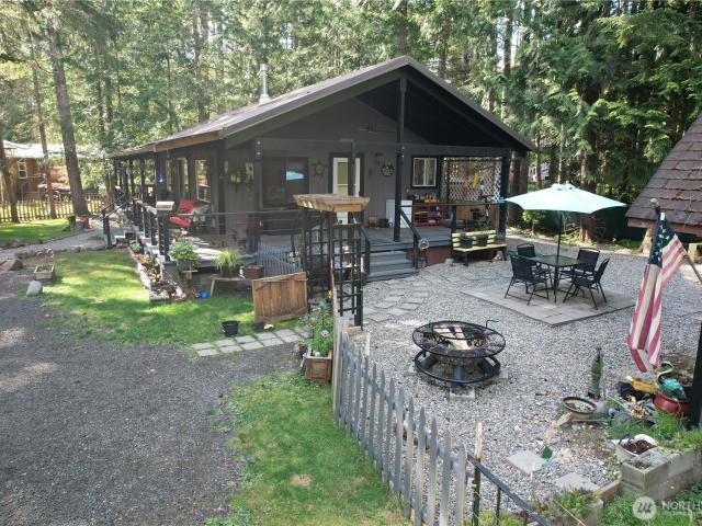 House for sale in Hoodsport, Washington