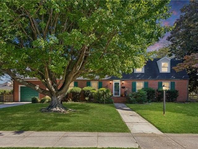 House for sale in Willow Beach, Hampton