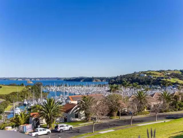 House for sale in Whangaparaoa