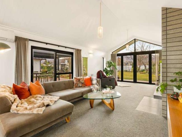 House for sale in Otakou