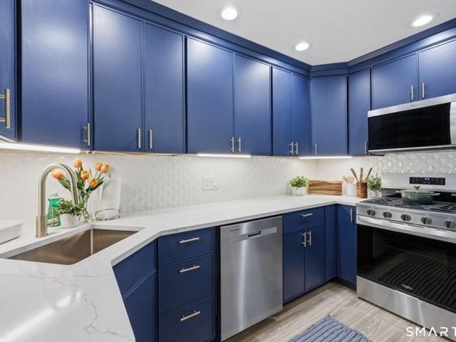 Townhouse for sale in Vernon Rockville, Connecticut