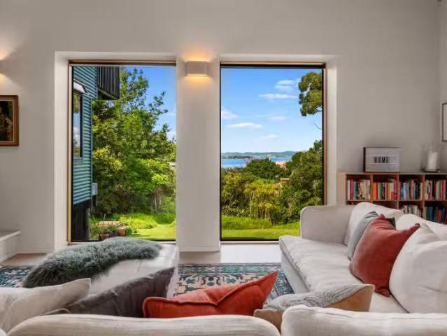 House for sale in Wairau Valley