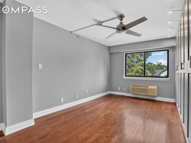 Townhouse for rent in East Orange, New Jersey