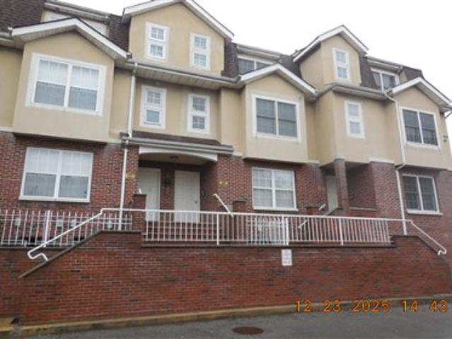 Condo for sale in The Bronx, Arverne
