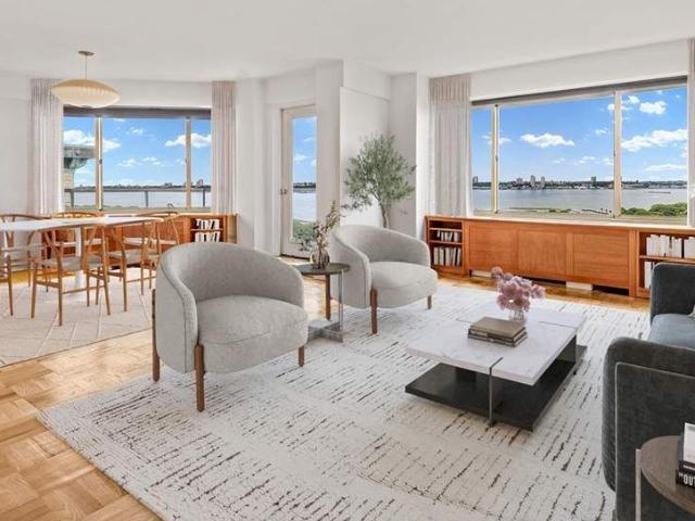 Property for sale in Manhattan Community Board 7, New York