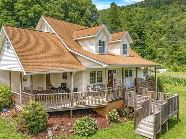 House for sale in Manchester, Kentucky