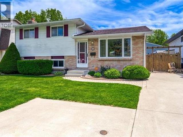 House for sale in Brights Grove, Ontario