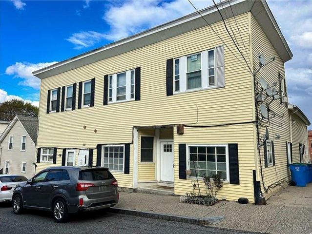 House for sale in Lincoln, Rhode Island