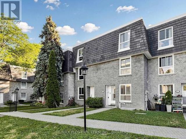 Townhouse for sale in Woburn, Ontario
