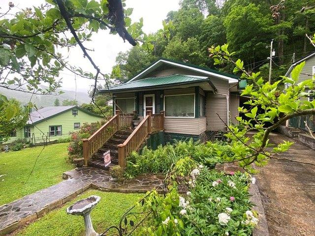 House for sale in Mingo, West Virginia