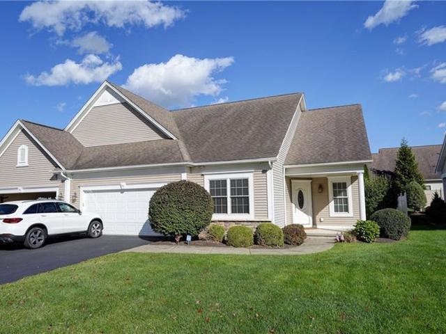 Townhouse for sale in Wells Landing, Town/Village of East Rochester
