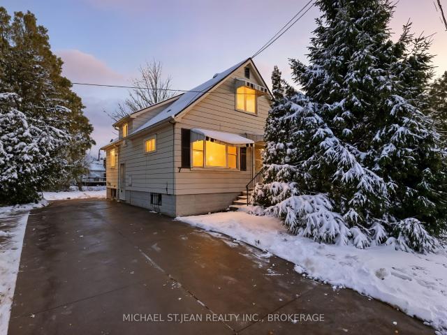 House for sale in Ancaster, Ontario