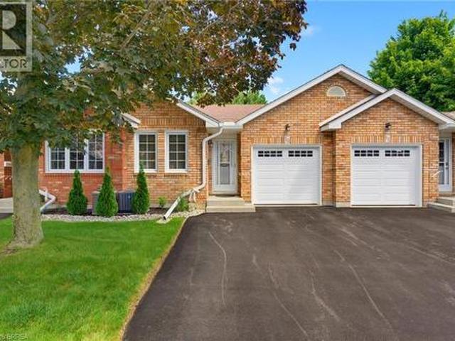 Townhouse for sale in County Of Brant, Ontario