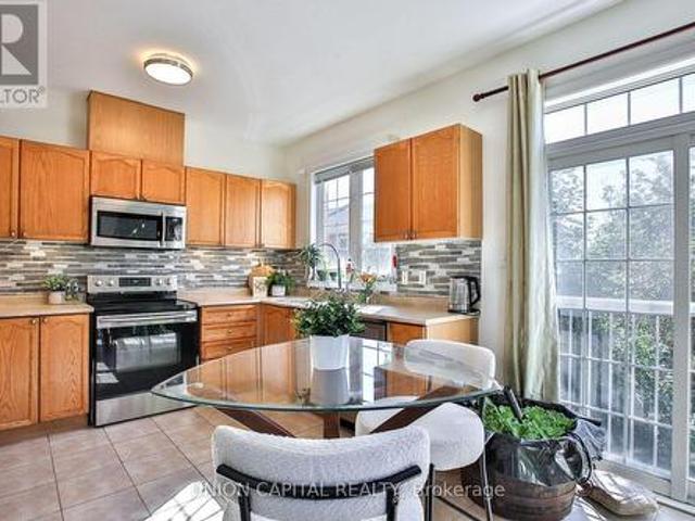 Townhouse for sale in Durham, Ontario
