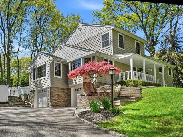 House for sale in Smithtown, New York