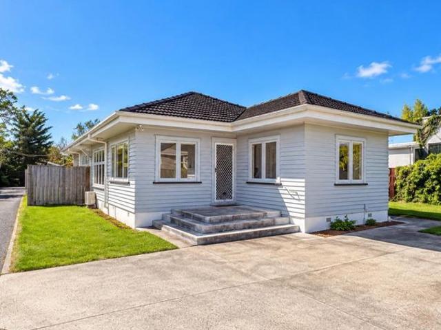 House for rent in Hamilton East, Hamilton City