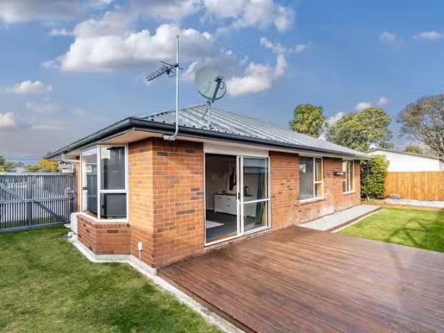 House for sale in Chaslands, Canterbury