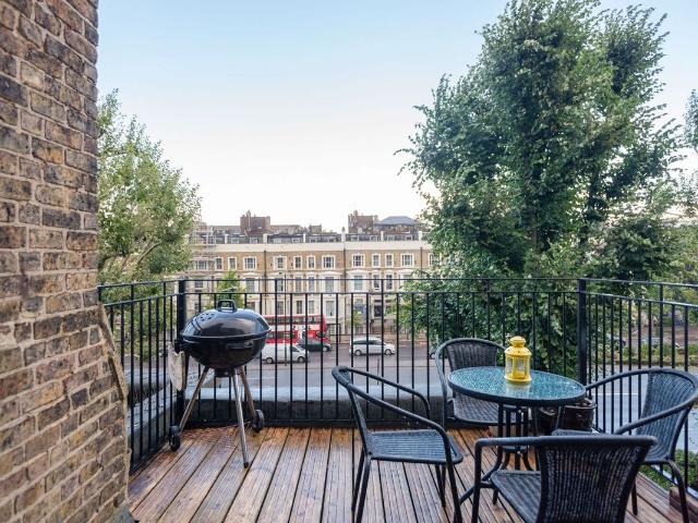 Apartment for rent in Earl's Court, Greater London