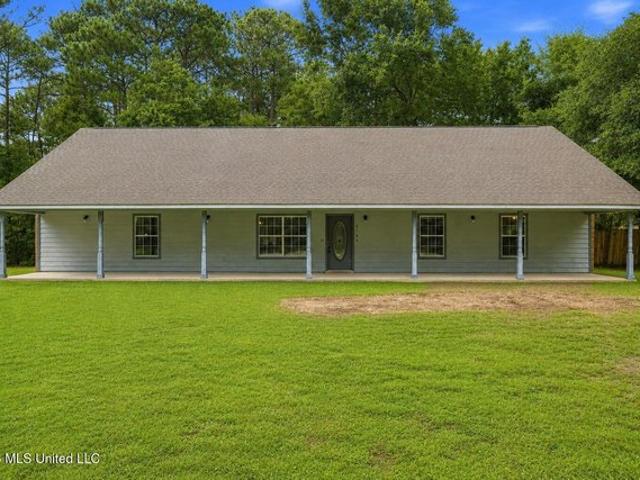 House for sale in Ocean Springs, Mississippi