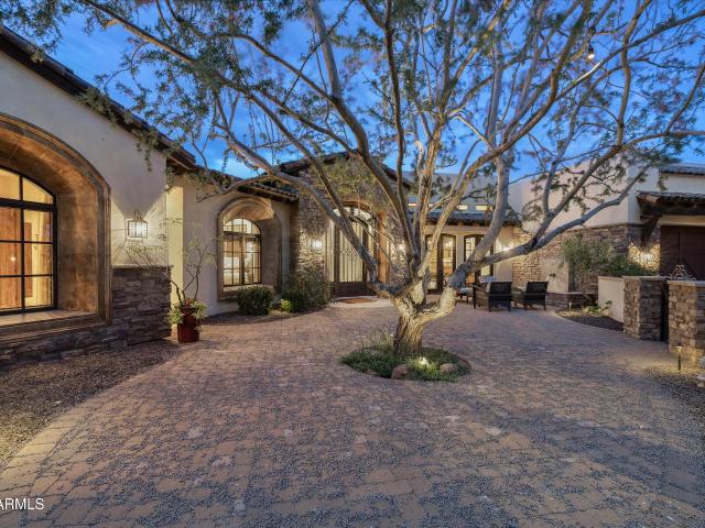 House for sale in Paradise Valley