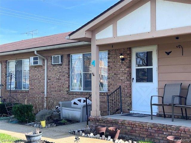 Condo for sale in South Lyon, Michigan