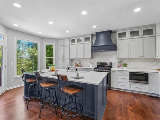 House for sale in Olde Atlanta Club, Suwanee