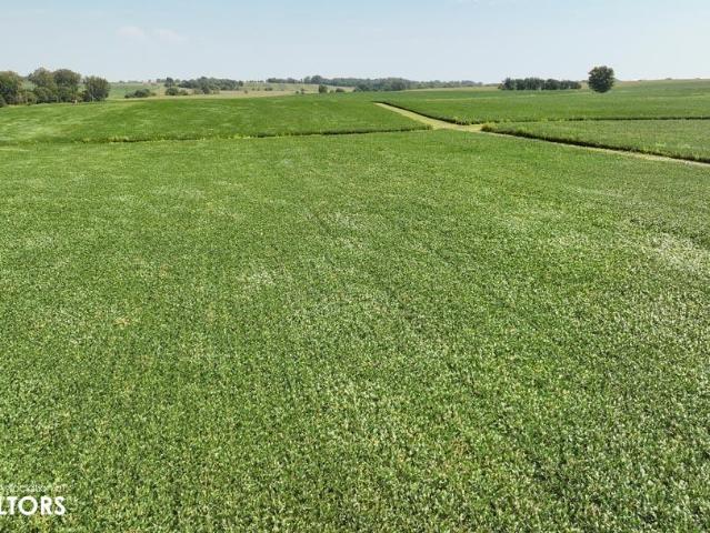 Farm for sale in Lone Tree, Johnson County