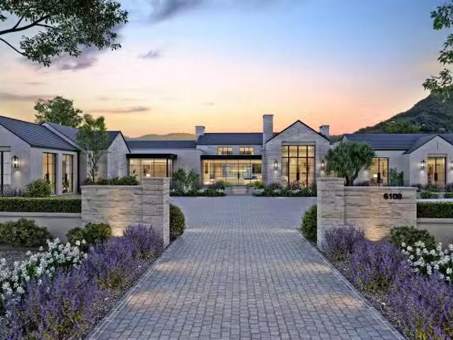 House for sale in Paradise Valley