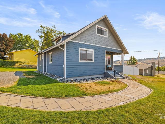 House for sale in Vineland, Clarkston