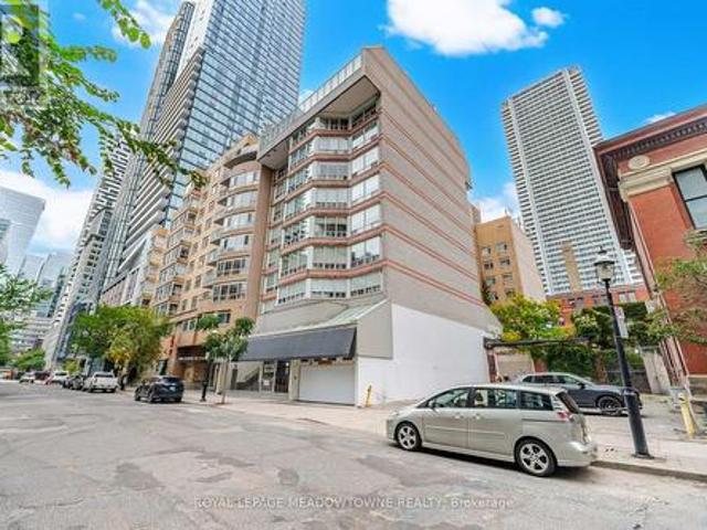 Condo for sale in Toronto Centre, Toronto