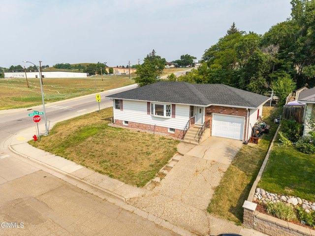 House for sale in Mandan, North Dakota