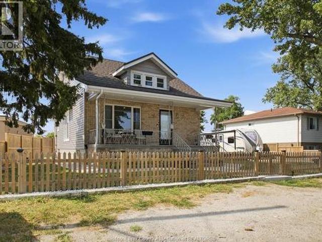 House for sale in Remington Park, Windsor