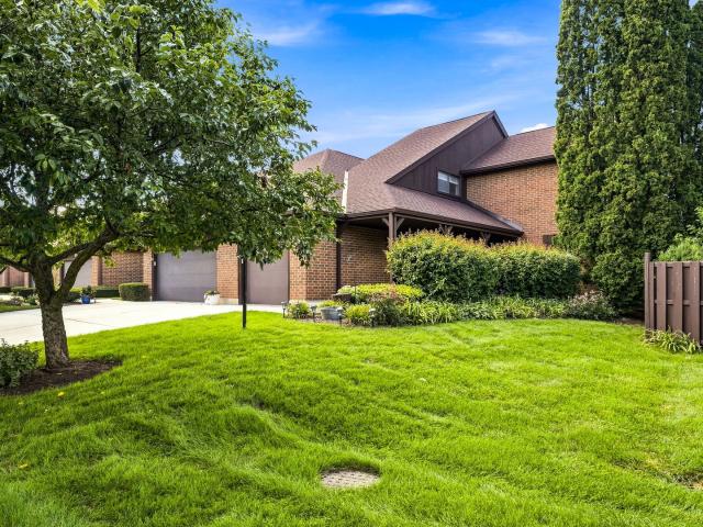 Townhouse for sale in Mchenry, Illinois