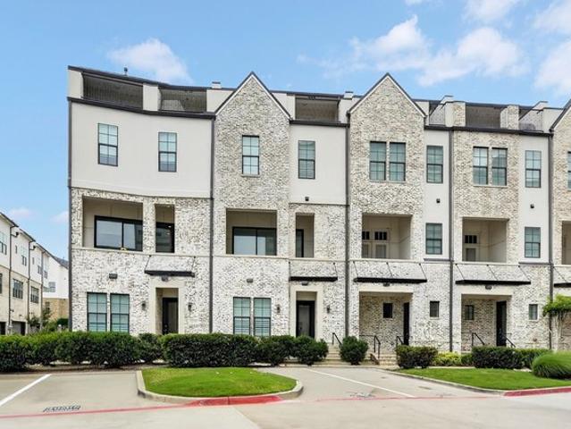 Townhouse for sale in Irving, Texas