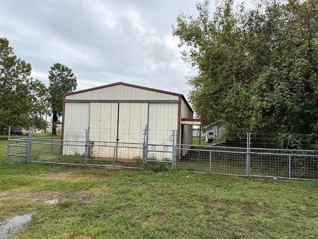 Commercial for sale in Stroud, Lincoln County
